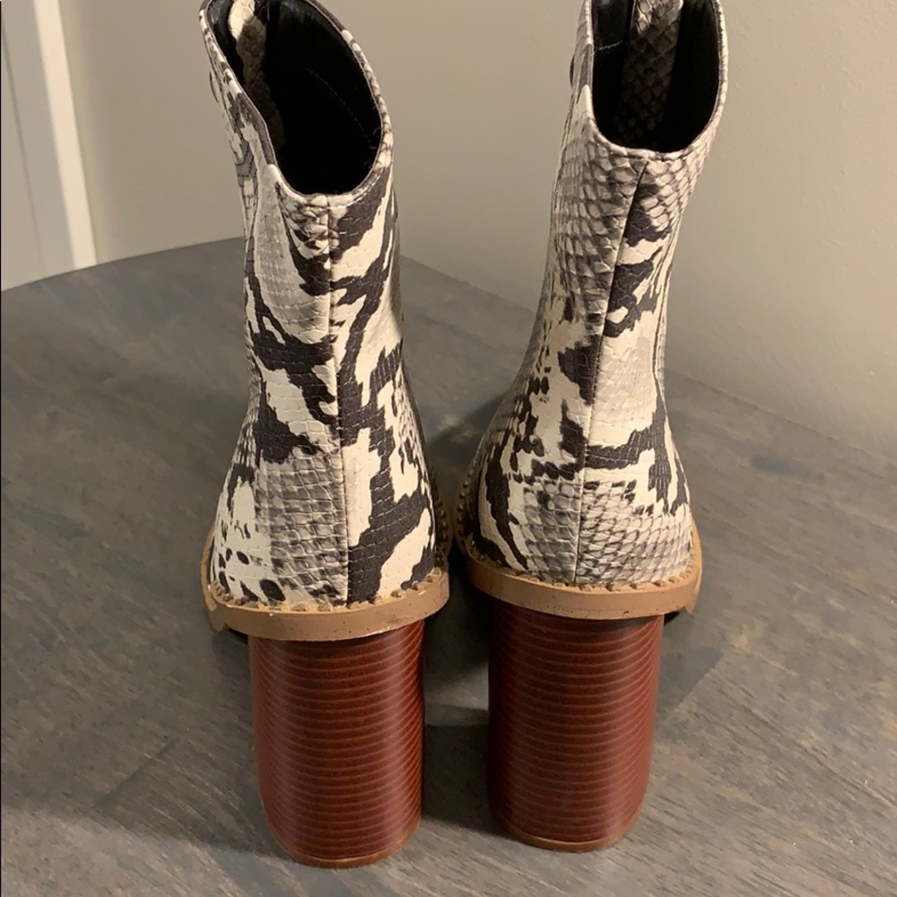 Misguided Snakeskin Ankle Heel Boots Front Zipper - Picture 5 of 16